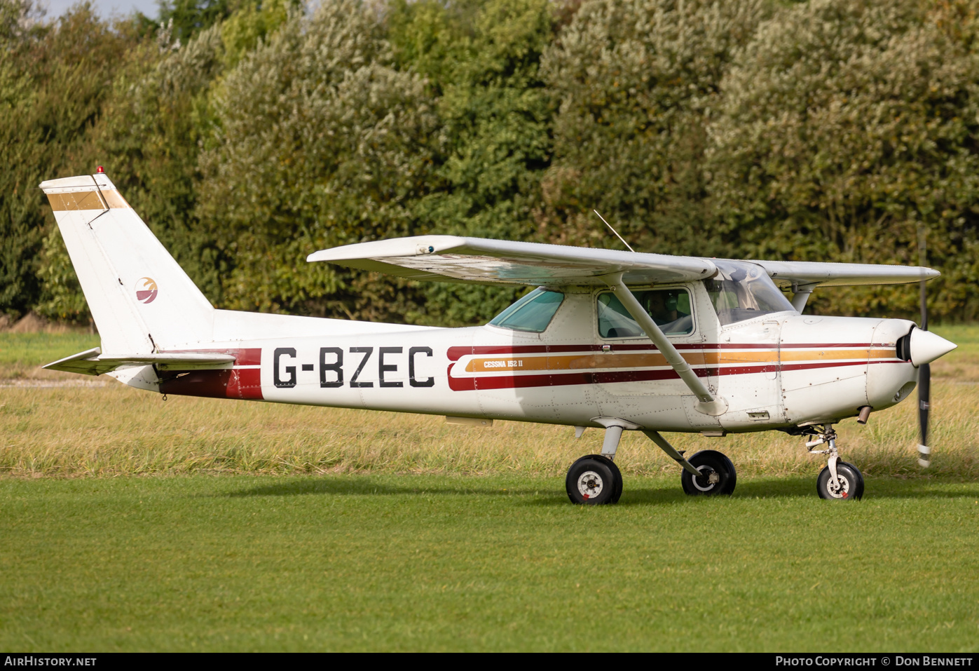 Aircraft Photo of G-BZEC | Cessna 152 | AirHistory.net #406478