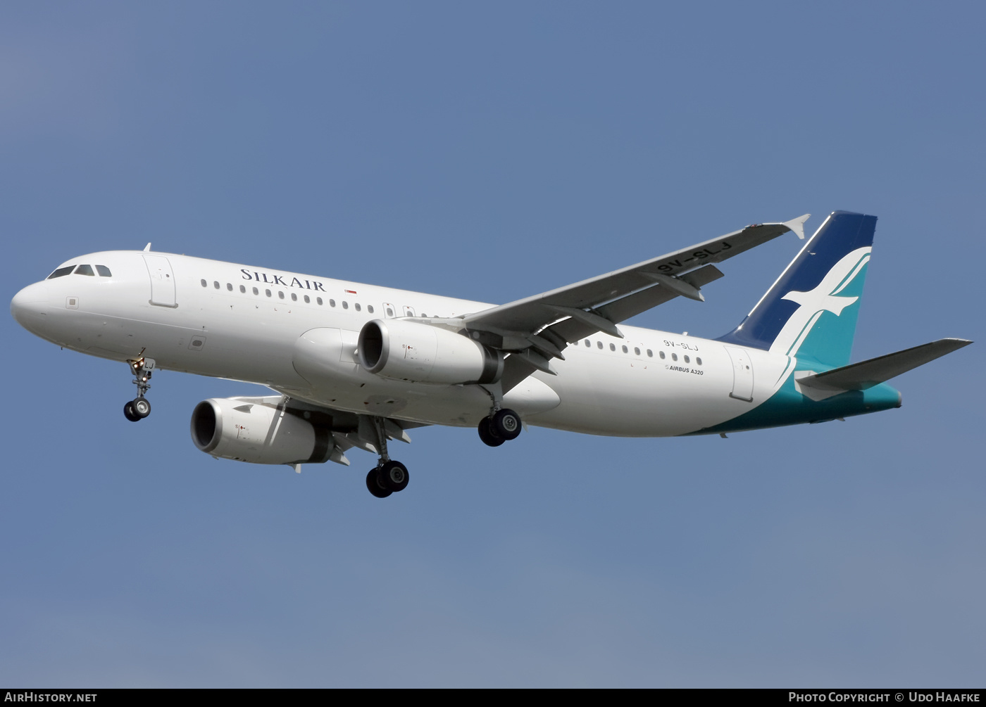 Aircraft Photo of 9V-SLJ | Airbus A320-233 | SilkAir | AirHistory.net #406499