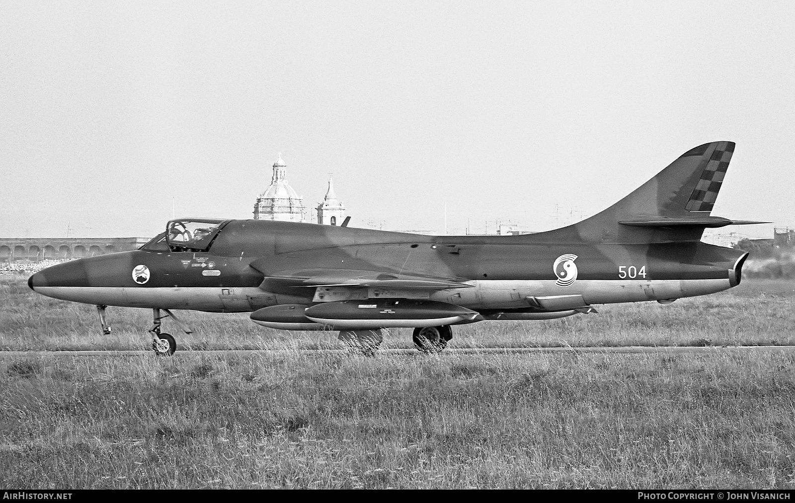 Aircraft Photo of 504 | Hawker Hunter T75 | Singapore - Air Force | AirHistory.net #406583