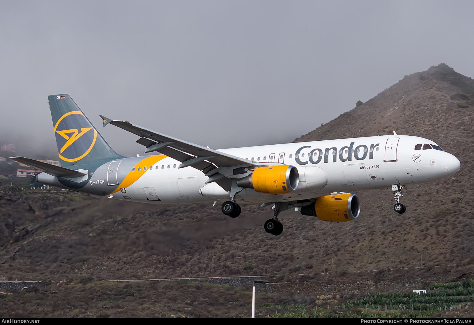 Aircraft Photo of D-ATCH | Airbus A320-212 | Condor Flugdienst | AirHistory.net #406590
