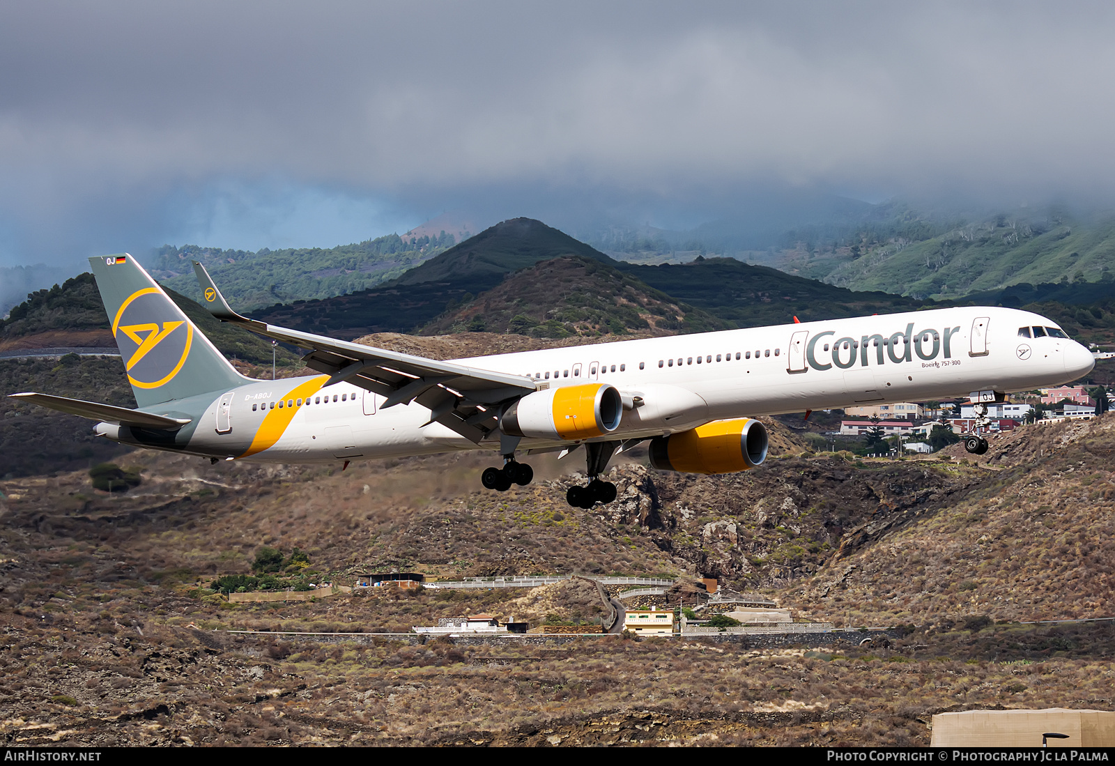 Aircraft Photo of D-ABOJ | Boeing 757-330 | Condor Flugdienst | AirHistory.net #406621