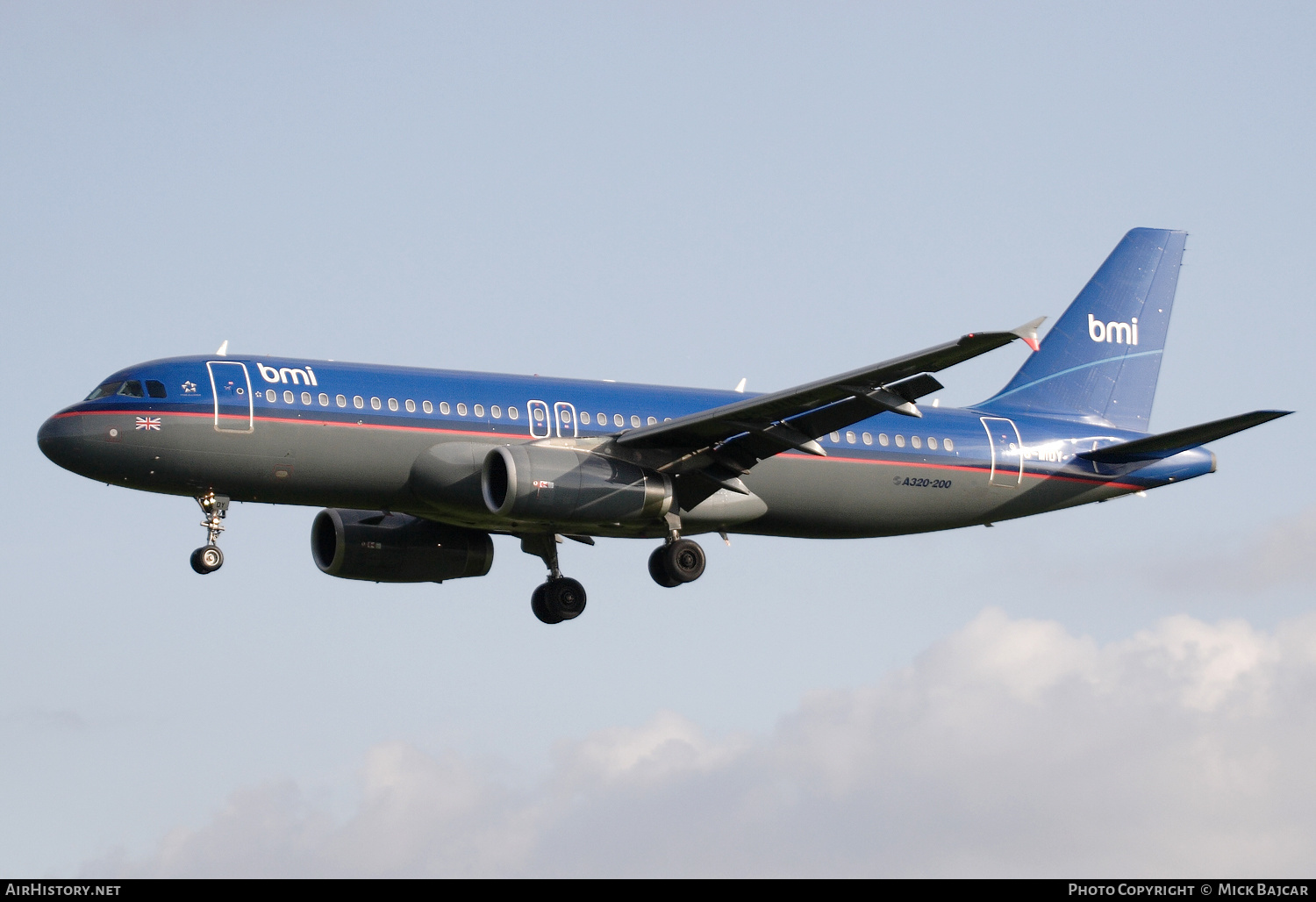 Aircraft Photo of G-MIDY | Airbus A320-232 | BMI - British Midland International | AirHistory.net #406783
