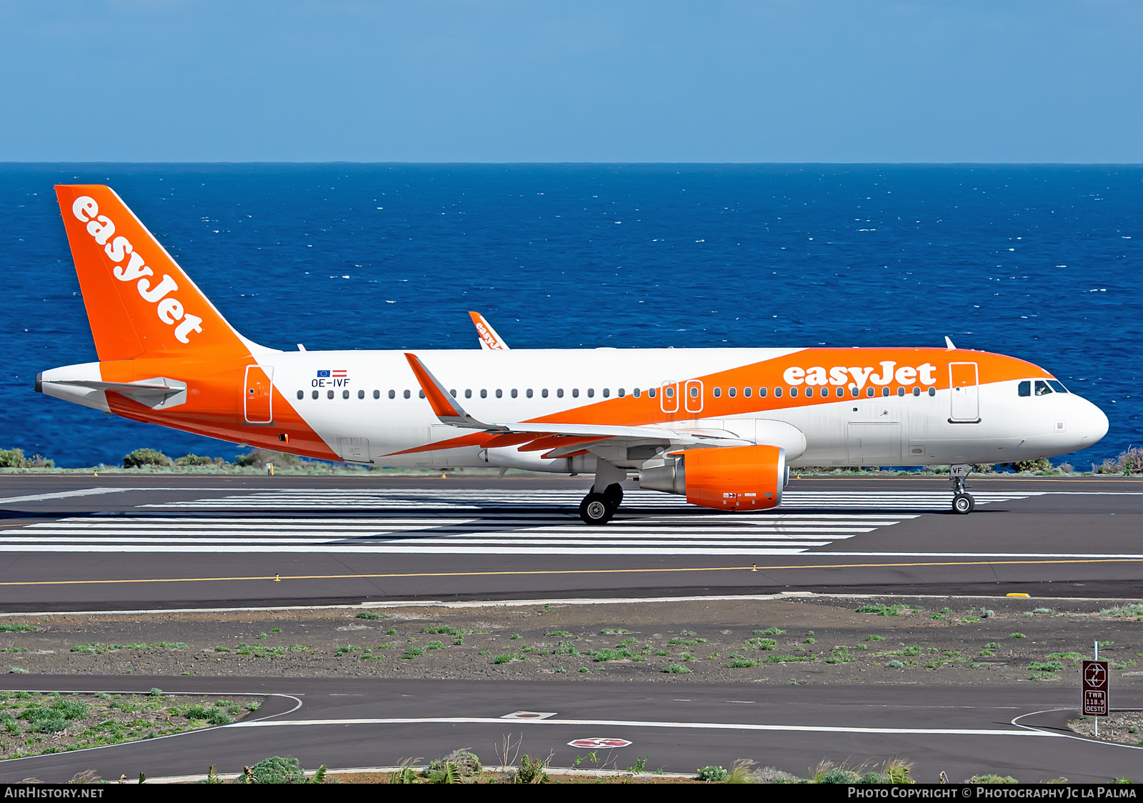 Aircraft Photo of OE-IVF | Airbus A320-214 | EasyJet | AirHistory.net #406955