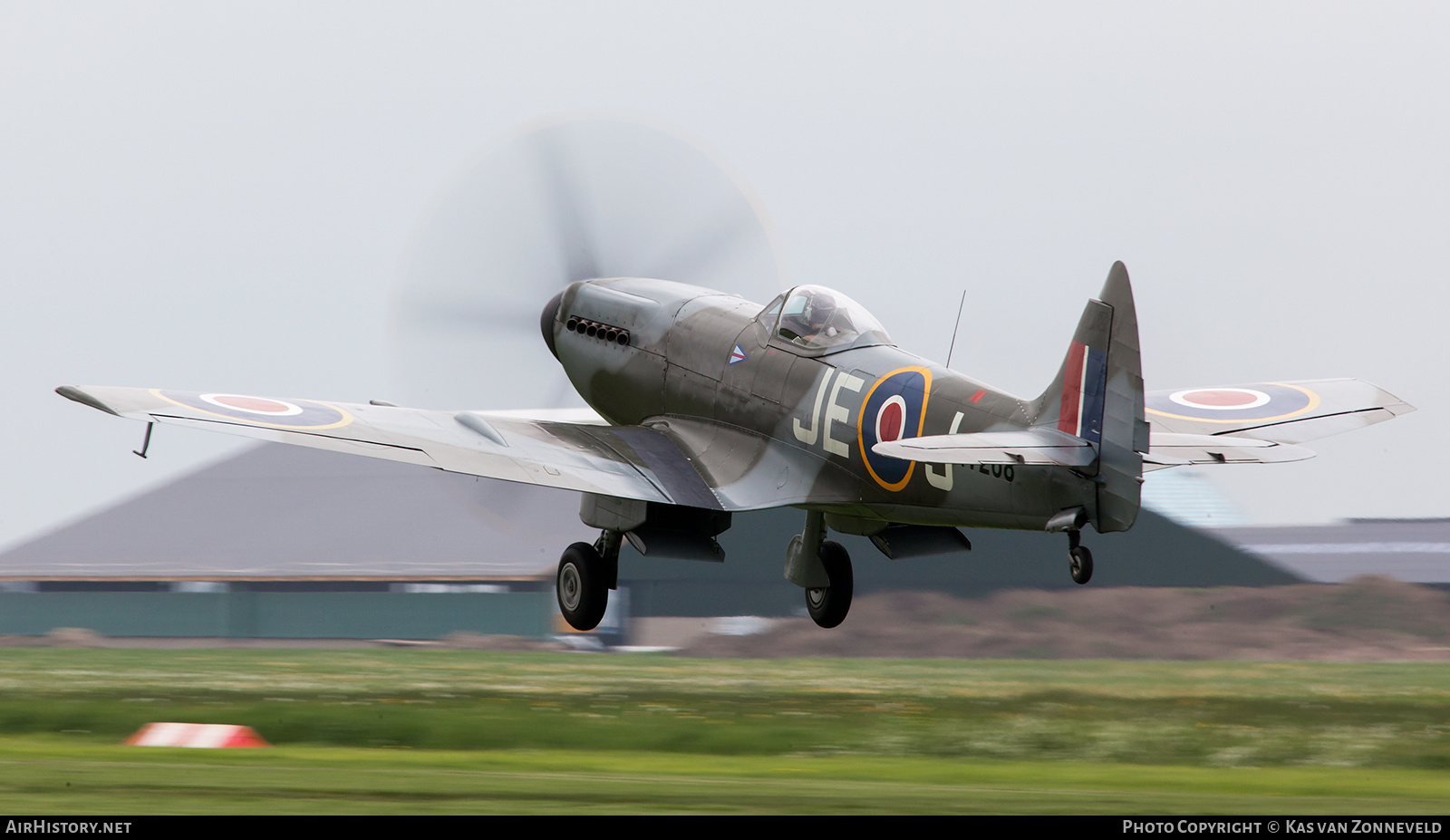 Aircraft Photo of G-SPIT / MV268 | Supermarine 379 Spitfire FR14E | UK - Air Force | AirHistory.net #406968