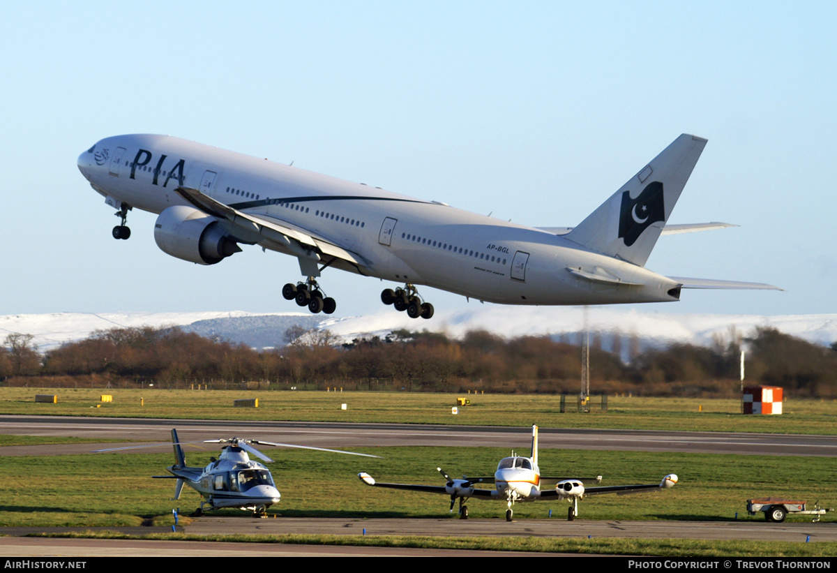 Aircraft Photo of AP-BGL | Boeing 777-240/ER | Pakistan International Airlines - PIA | AirHistory.net #406973