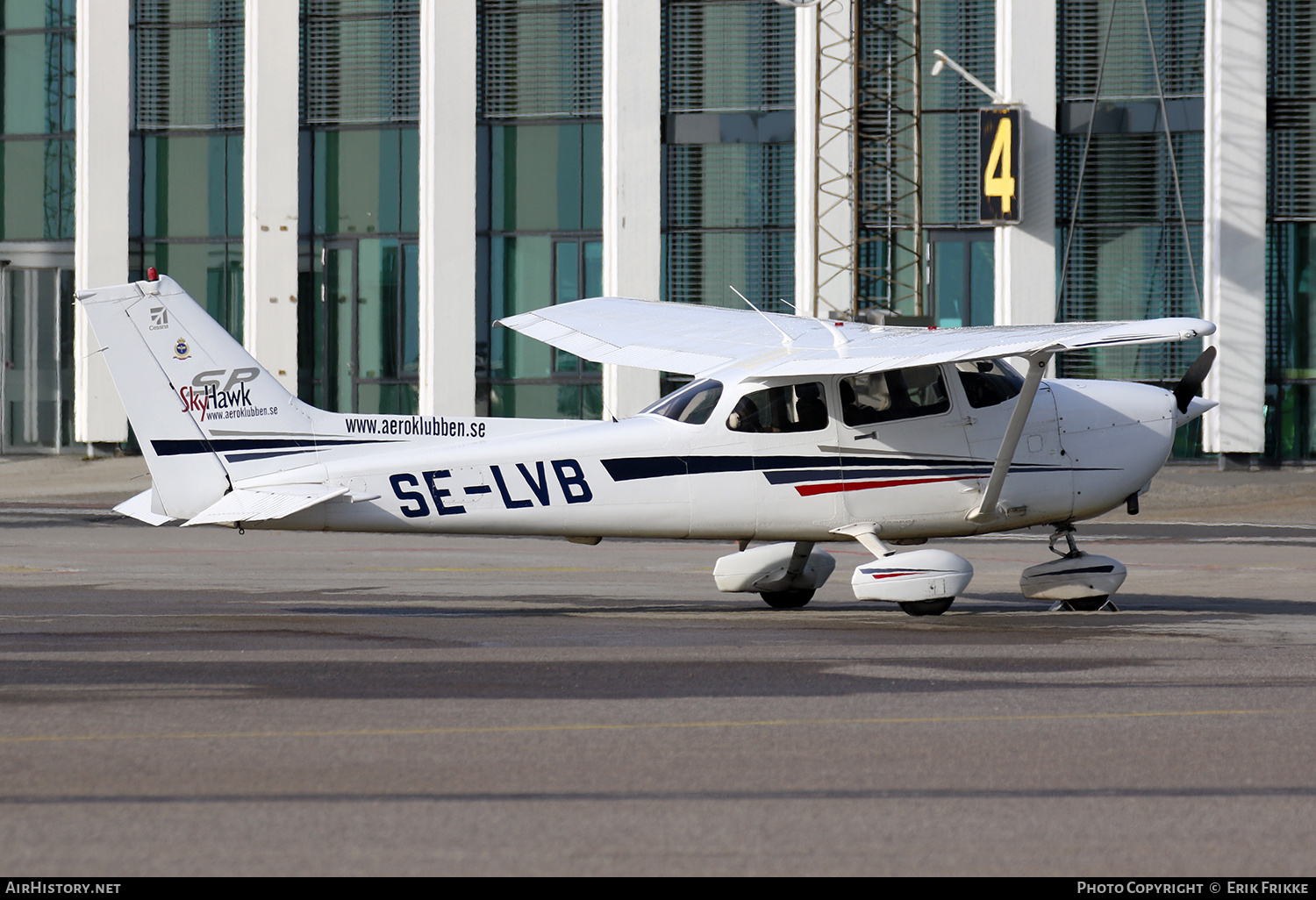 Aircraft Photo of SE-LVB | Cessna 172S Skyhawk SP | AirHistory.net #406984