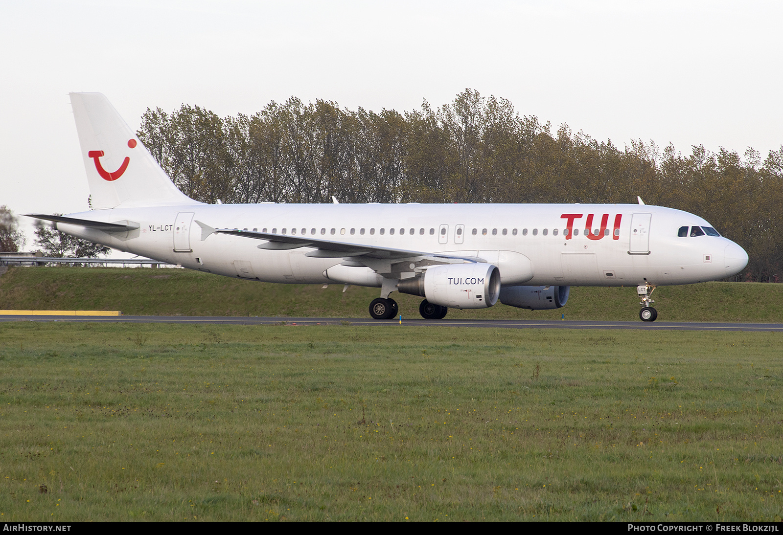 Aircraft Photo of YL-LCT | Airbus A320-214 | TUI | AirHistory.net #407004
