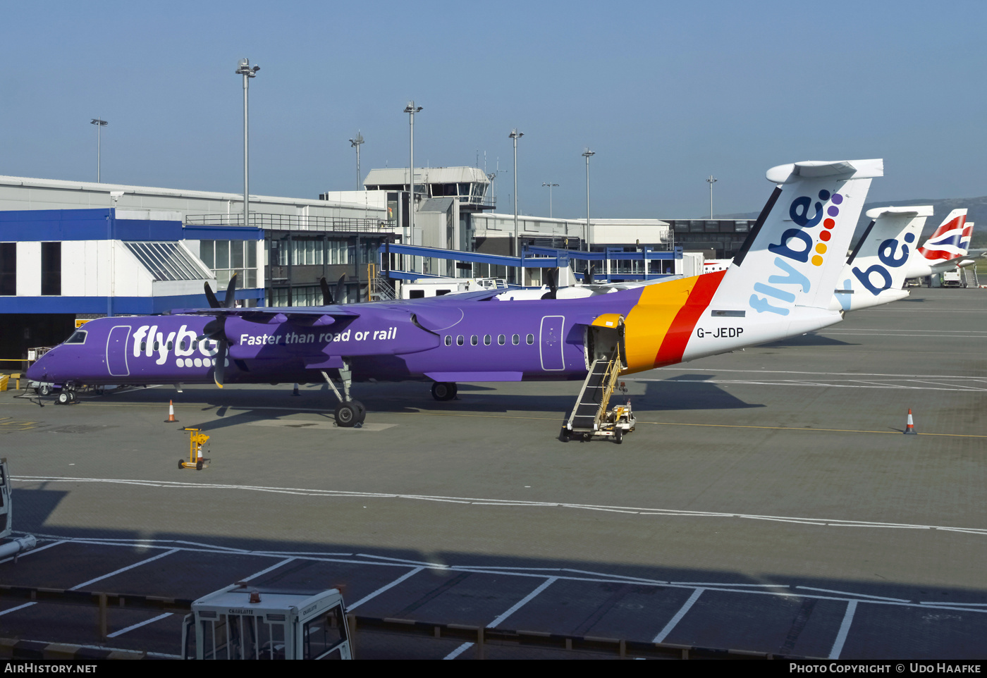 Aircraft Photo of G-JEDP | Bombardier DHC-8-402 Dash 8 | Flybe | AirHistory.net #407137
