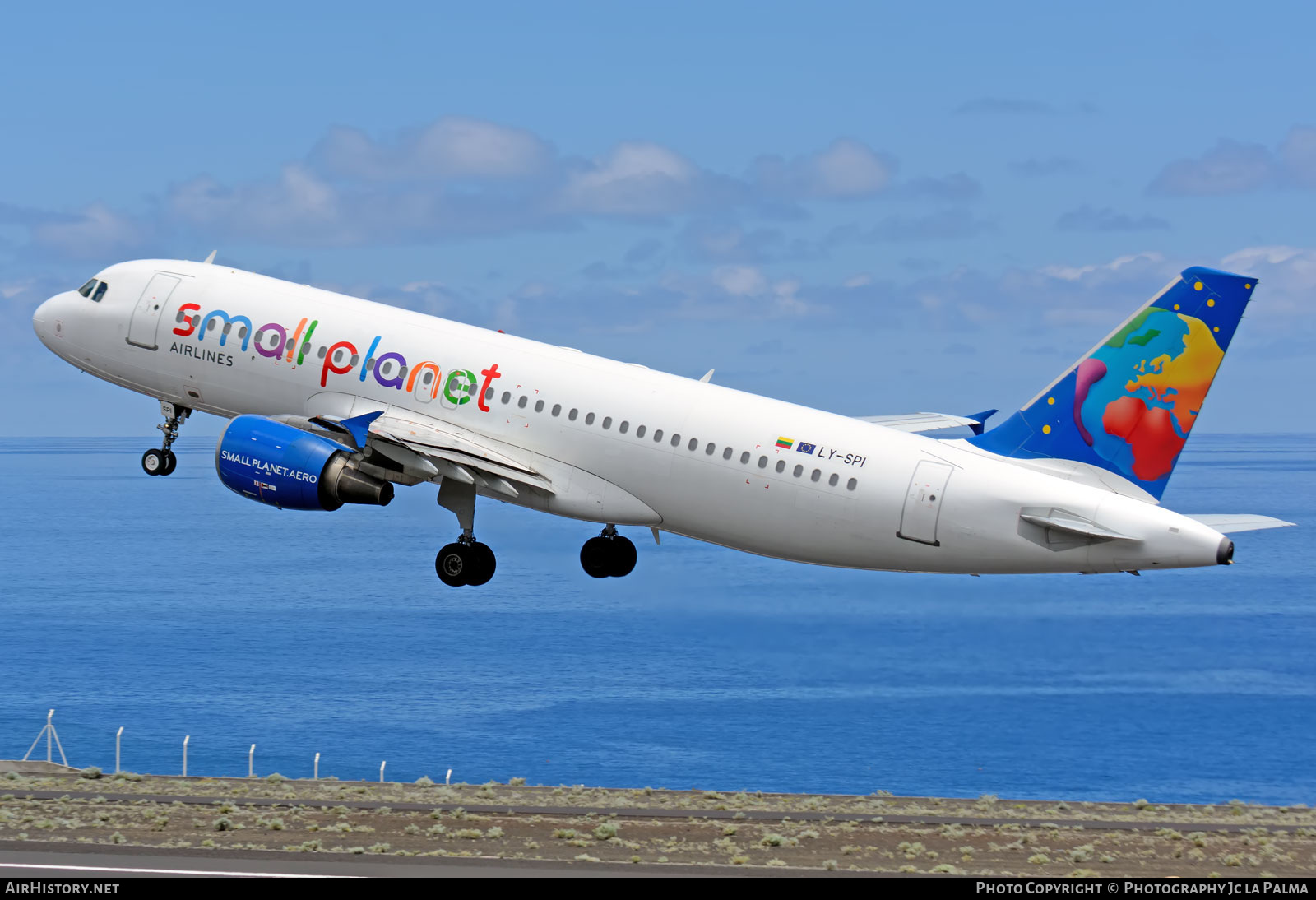 Aircraft Photo of LY-SPI | Airbus A320-214 | Small Planet Airlines | AirHistory.net #407145