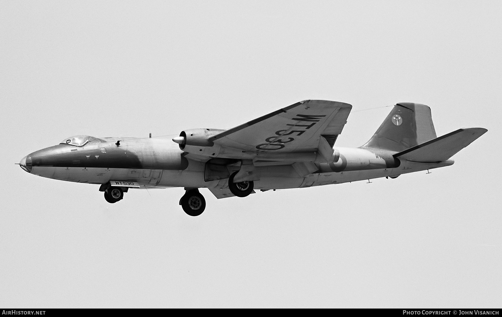 Aircraft Photo of WT530 | English Electric Canberra PR7 | UK - Air Force | AirHistory.net #407275