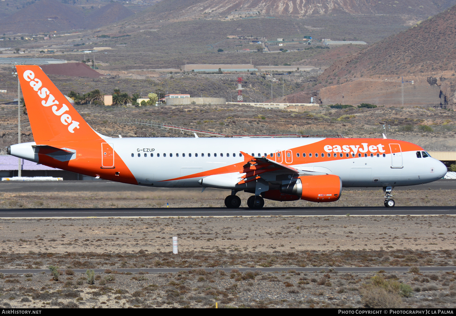 Aircraft Photo of G-EZUP | Airbus A320-214 | EasyJet | AirHistory.net #407343