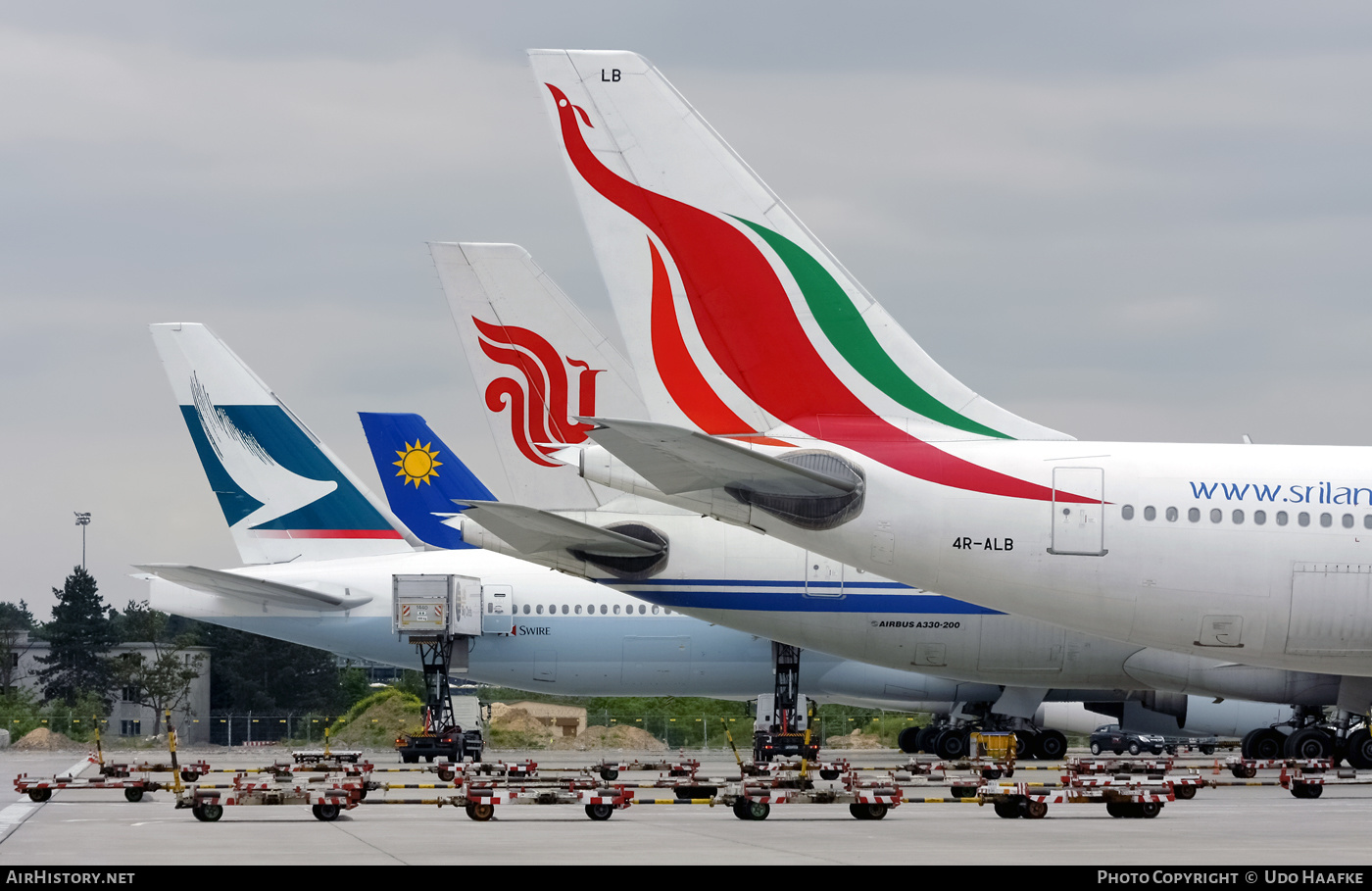 Aircraft Photo of 4R-ALB | Airbus A330-243 | SriLankan Airlines | AirHistory.net #407393