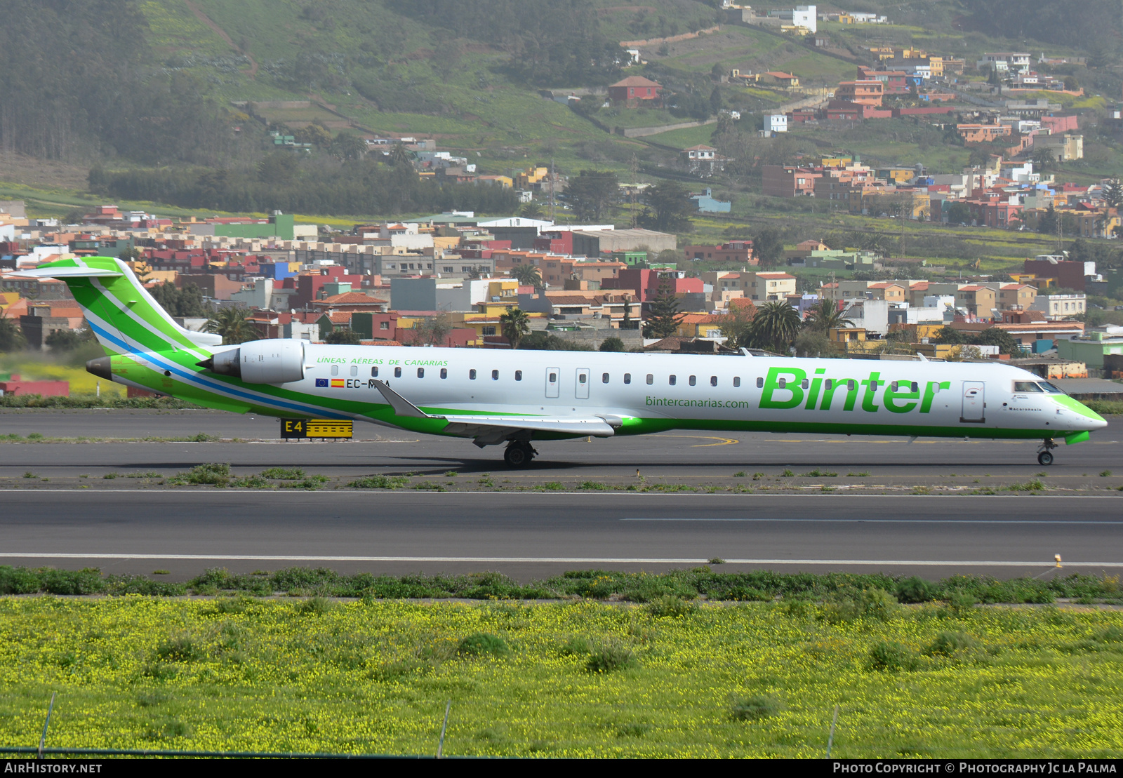 Aircraft Photo of EC-MPA | Bombardier CRJ-1000 (CL-600-2E25) | Binter Canarias | AirHistory.net #407402