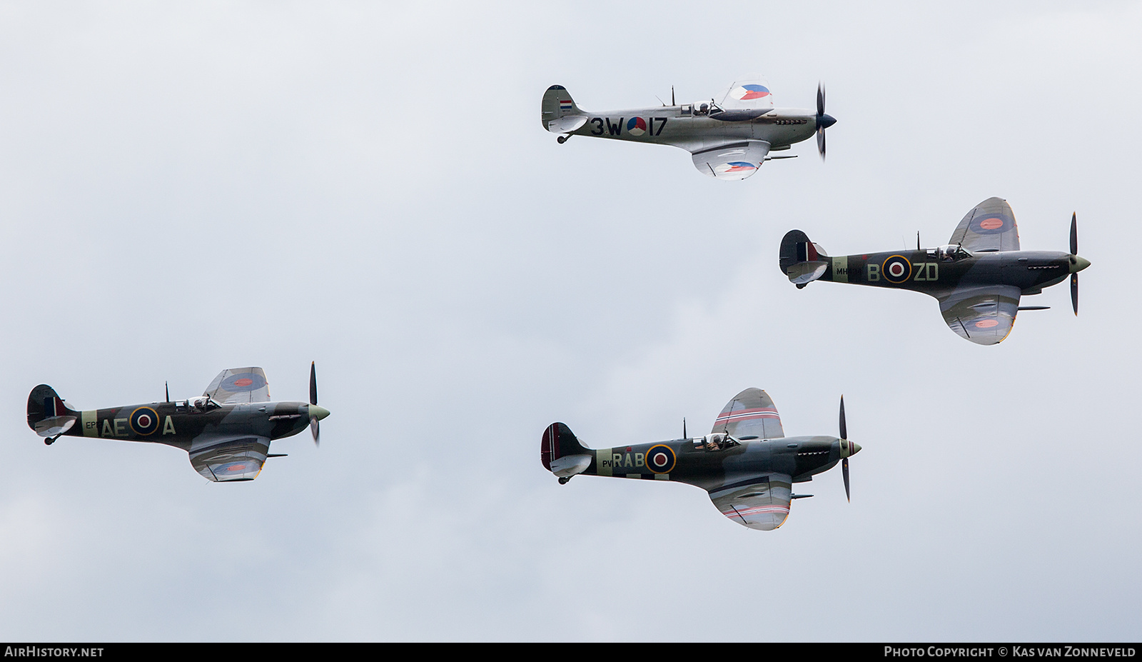 Aircraft Photo of G-BRSF / PV181 | Supermarine 361 Spitfire Mk9 | UK - Air Force | AirHistory.net #407404