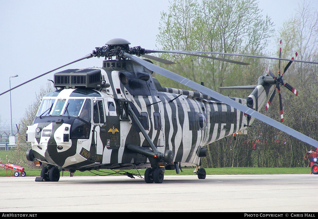 Aircraft Photo of ZE425 | Westland WS-61 Sea King HC4 | UK - Navy | AirHistory.net #407462