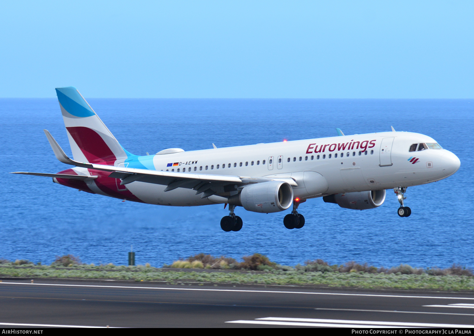 Aircraft Photo of D-AEWW | Airbus A320-214 | Eurowings | AirHistory.net #407476