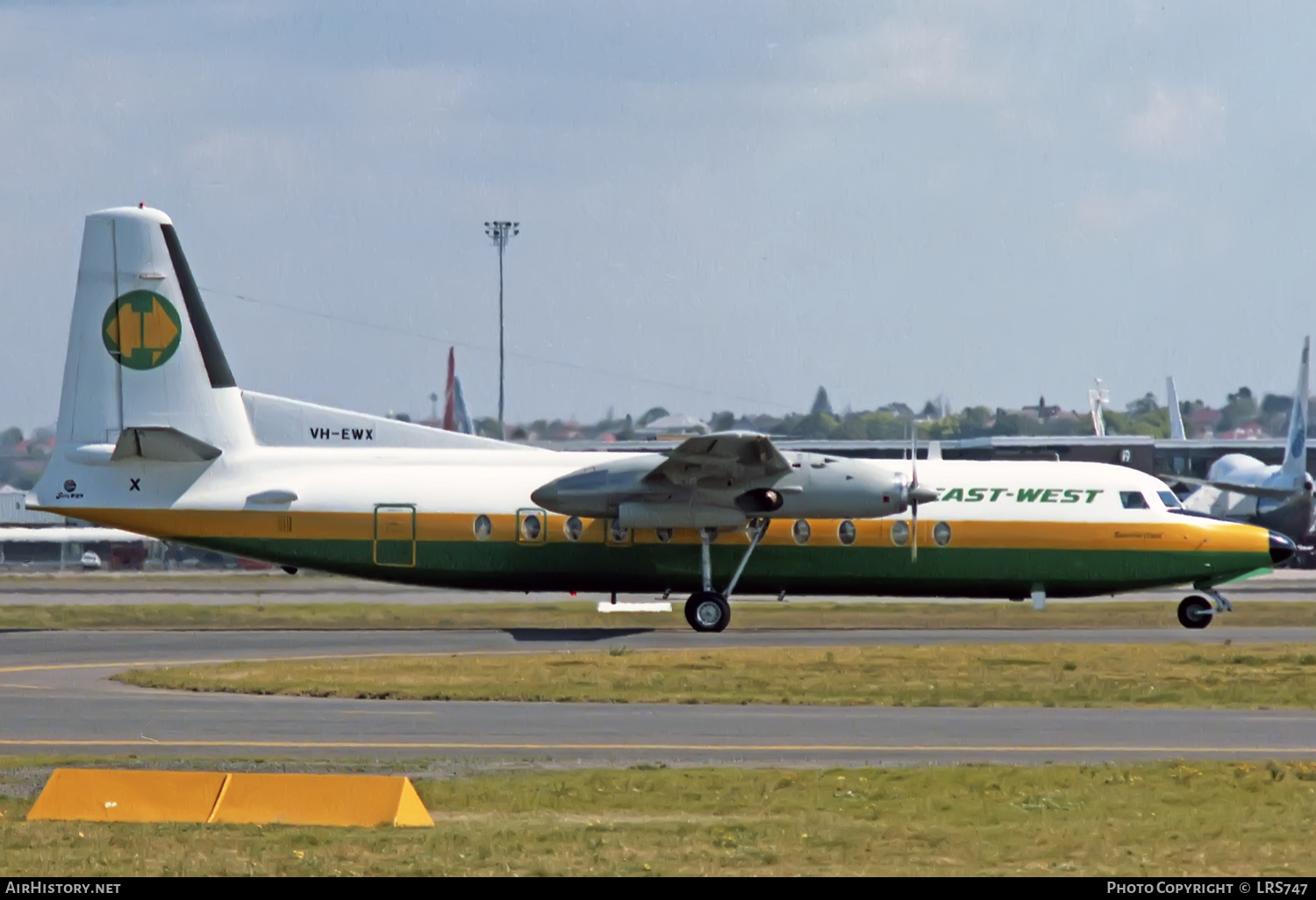 Aircraft Photo of VH-EWX | Fokker F27-500 Friendship | East-West Airlines | AirHistory.net #407480