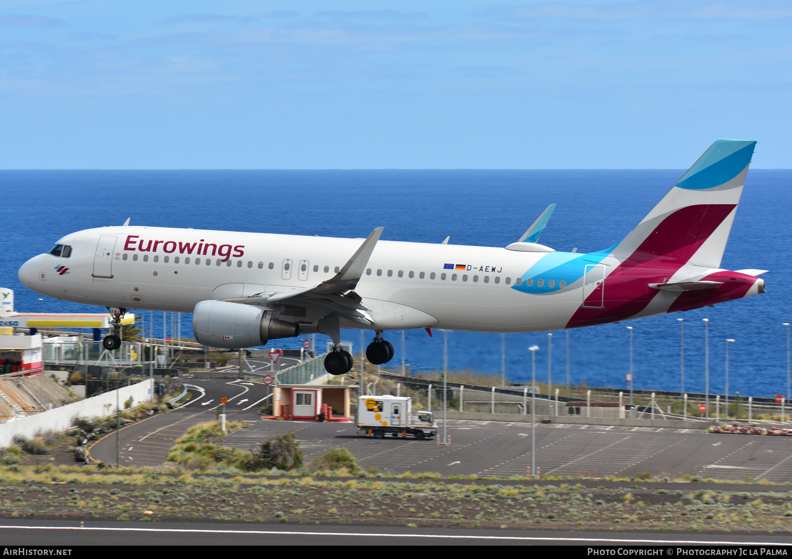 Aircraft Photo of D-AEWJ | Airbus A320-214 | Eurowings | AirHistory.net #407488