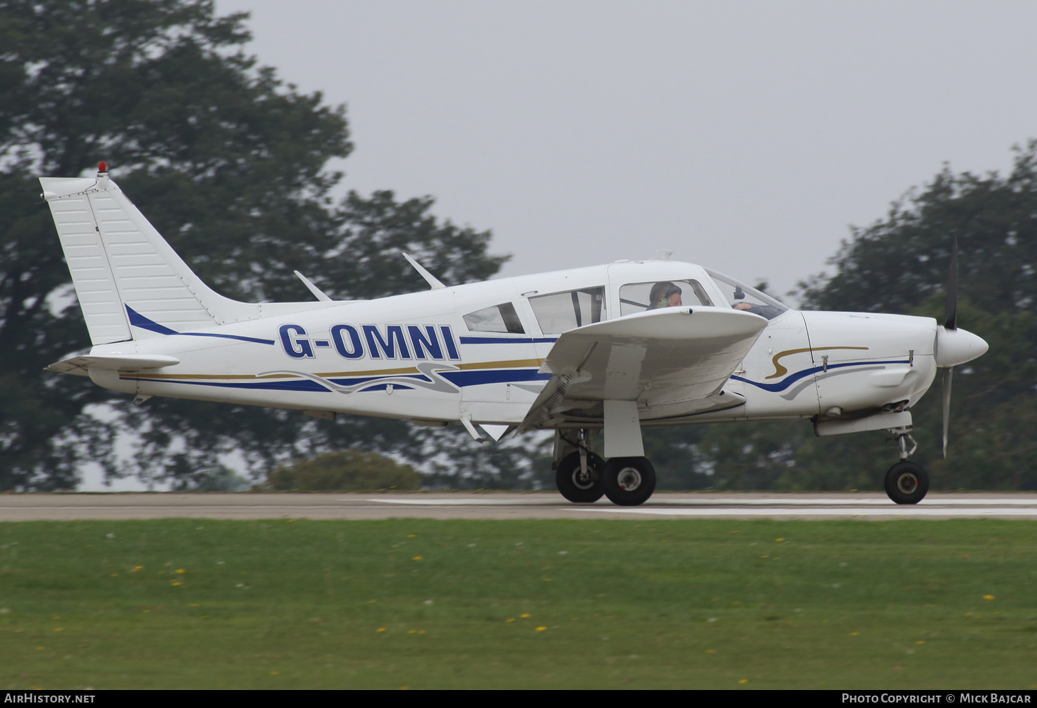 Aircraft Photo of G-OMNI | Piper PA-28R-200 Cherokee Arrow II | AirHistory.net #407492