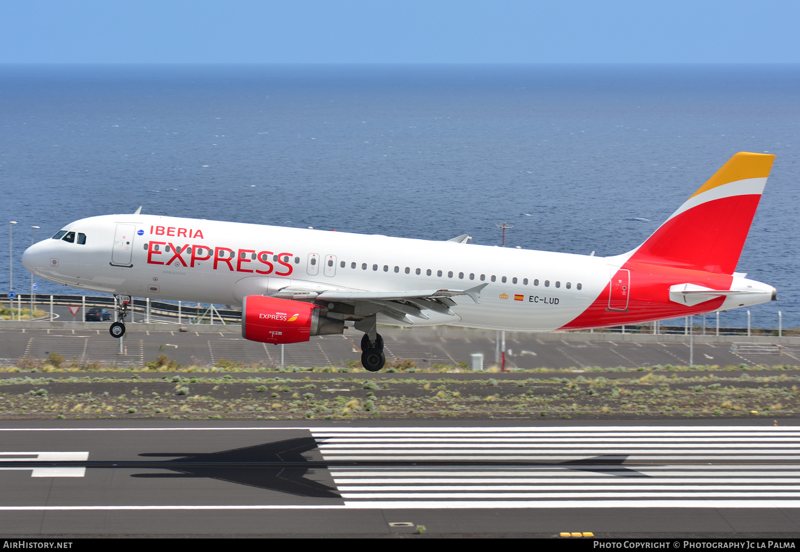Aircraft Photo of EC-LUD | Airbus A320-214 | Iberia Express | AirHistory.net #407501