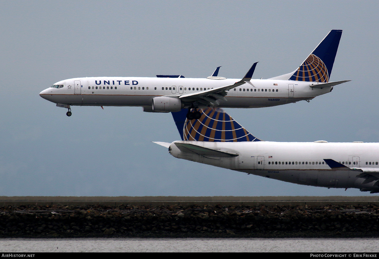 Aircraft Photo of N68880 | Boeing 737-924/ER | United Airlines | AirHistory.net #407507