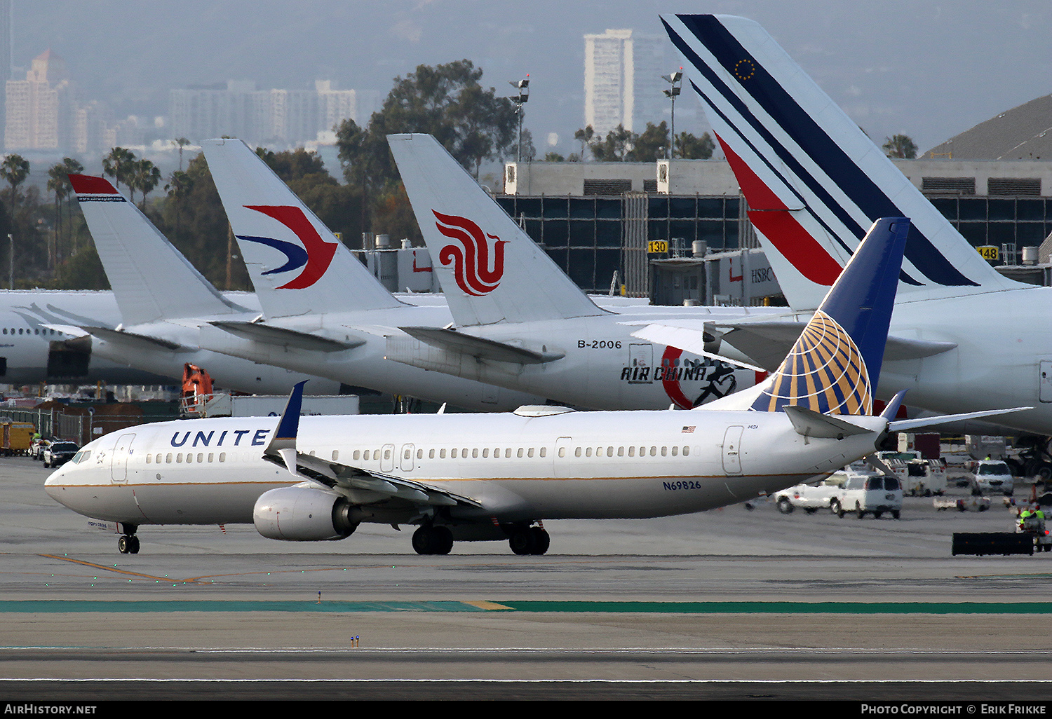 Aircraft Photo of N69826 | Boeing 737-924/ER | United Airlines | AirHistory.net #407513