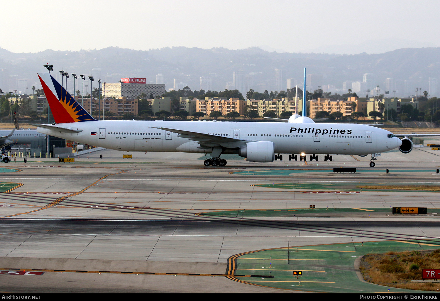 Aircraft Photo of RP-C7774 | Boeing 777-3F6/ER | Philippine Airlines | AirHistory.net #407521