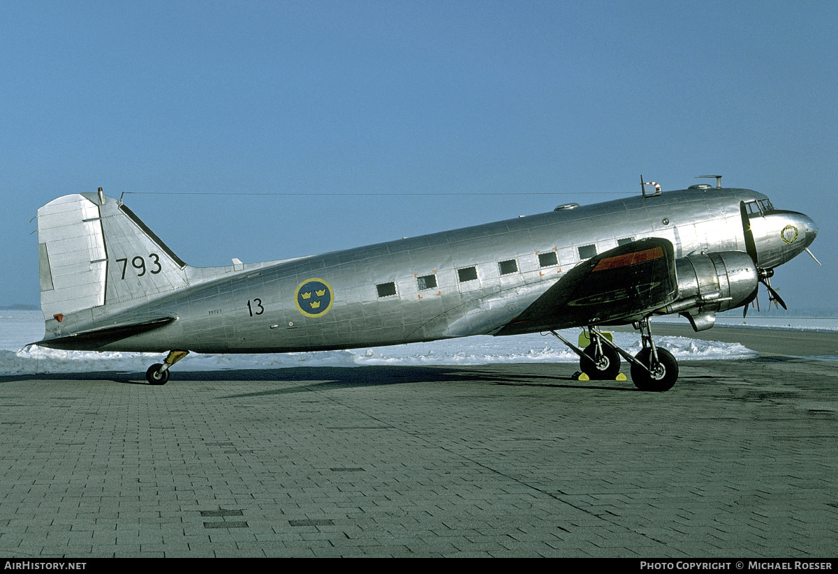 Aircraft Photo of 79003 | Douglas C-47A Skytrain | Sweden - Air Force | AirHistory.net #407547