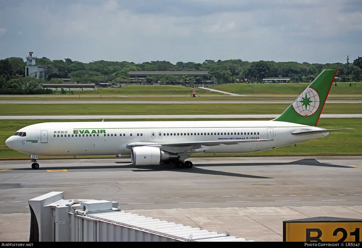 Aircraft Photo of B-16688 | Boeing 767-3S1/ER | EVA Air | AirHistory.net #407581