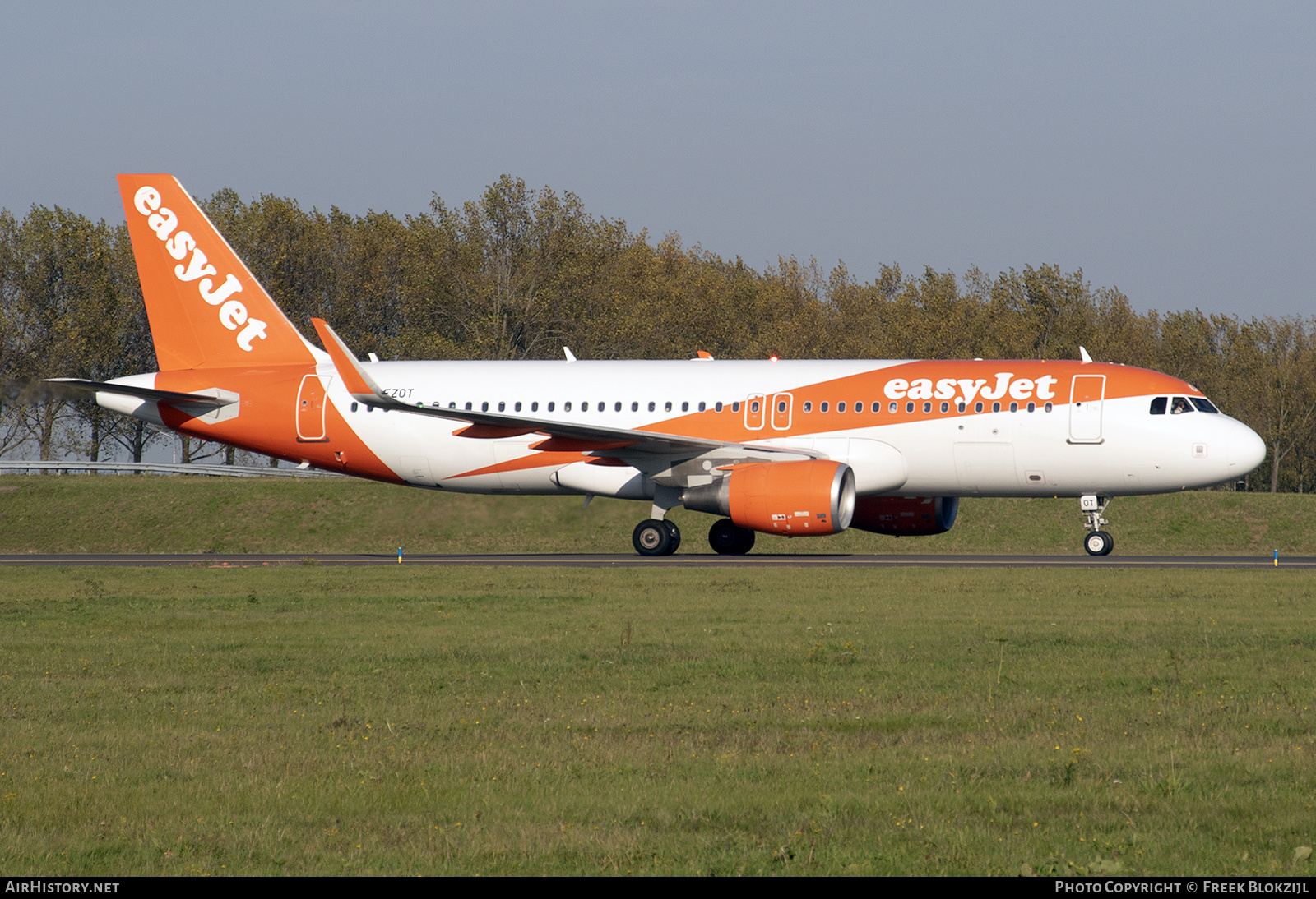 Aircraft Photo of G-EZOT | Airbus A320-214 | EasyJet | AirHistory.net #407627