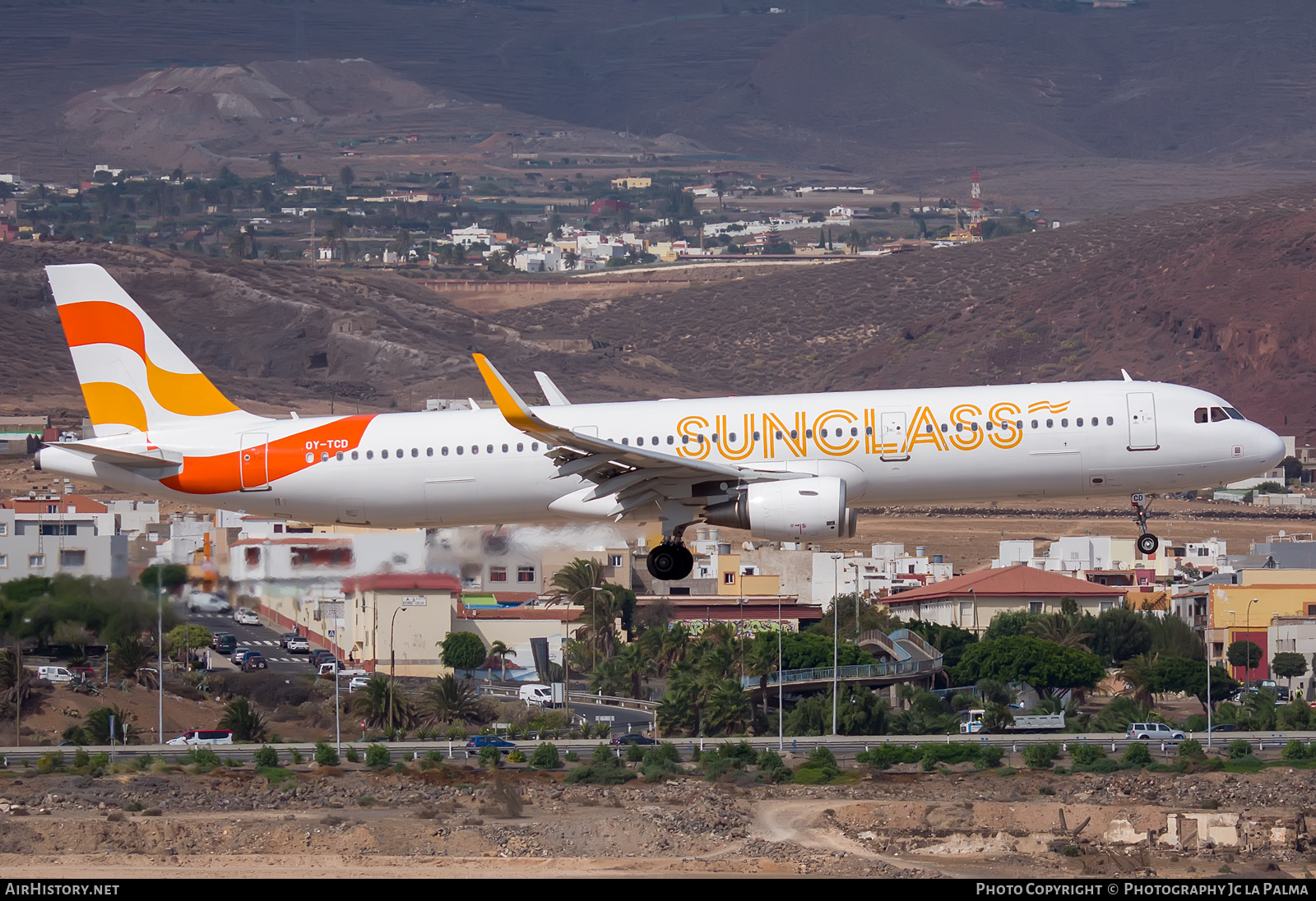 Aircraft Photo of OY-TCD | Airbus A321-211 | Sunclass Airlines | AirHistory.net #407647