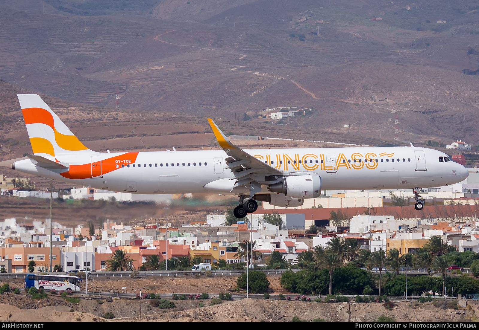 Aircraft Photo of OY-TCE | Airbus A321-211 | Sunclass Airlines | AirHistory.net #407653