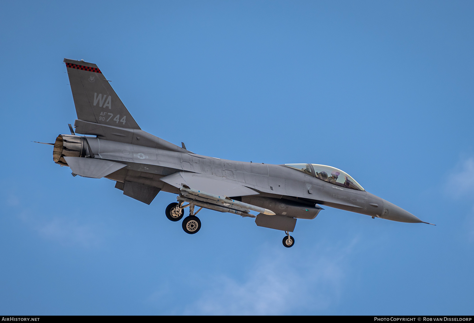 Aircraft Photo of 90-0744 / AF90-744 | General Dynamics F-16CM Fighting Falcon | USA - Air Force | AirHistory.net #407725