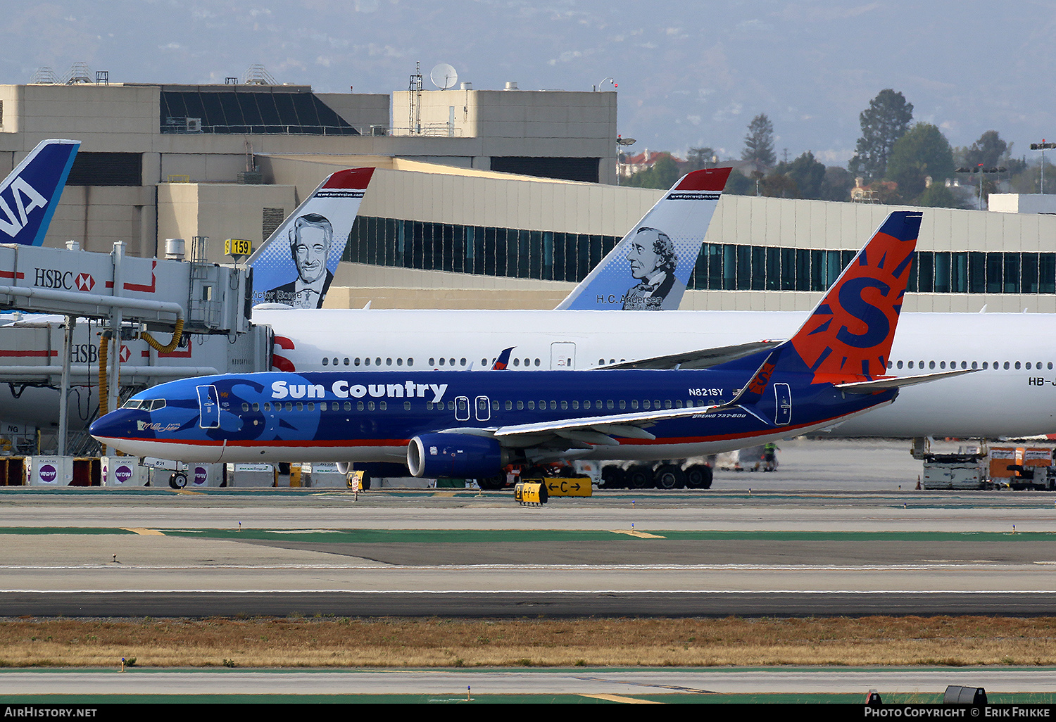 Aircraft Photo of N821SY | Boeing 737-8FH | Sun Country Airlines | AirHistory.net #407760