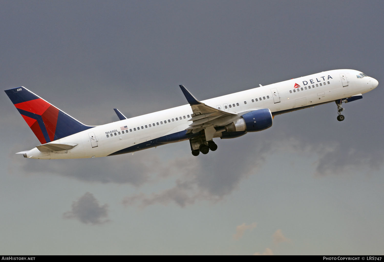Aircraft Photo of N688DL | Boeing 757-232 | Delta Air Lines | AirHistory.net #407786