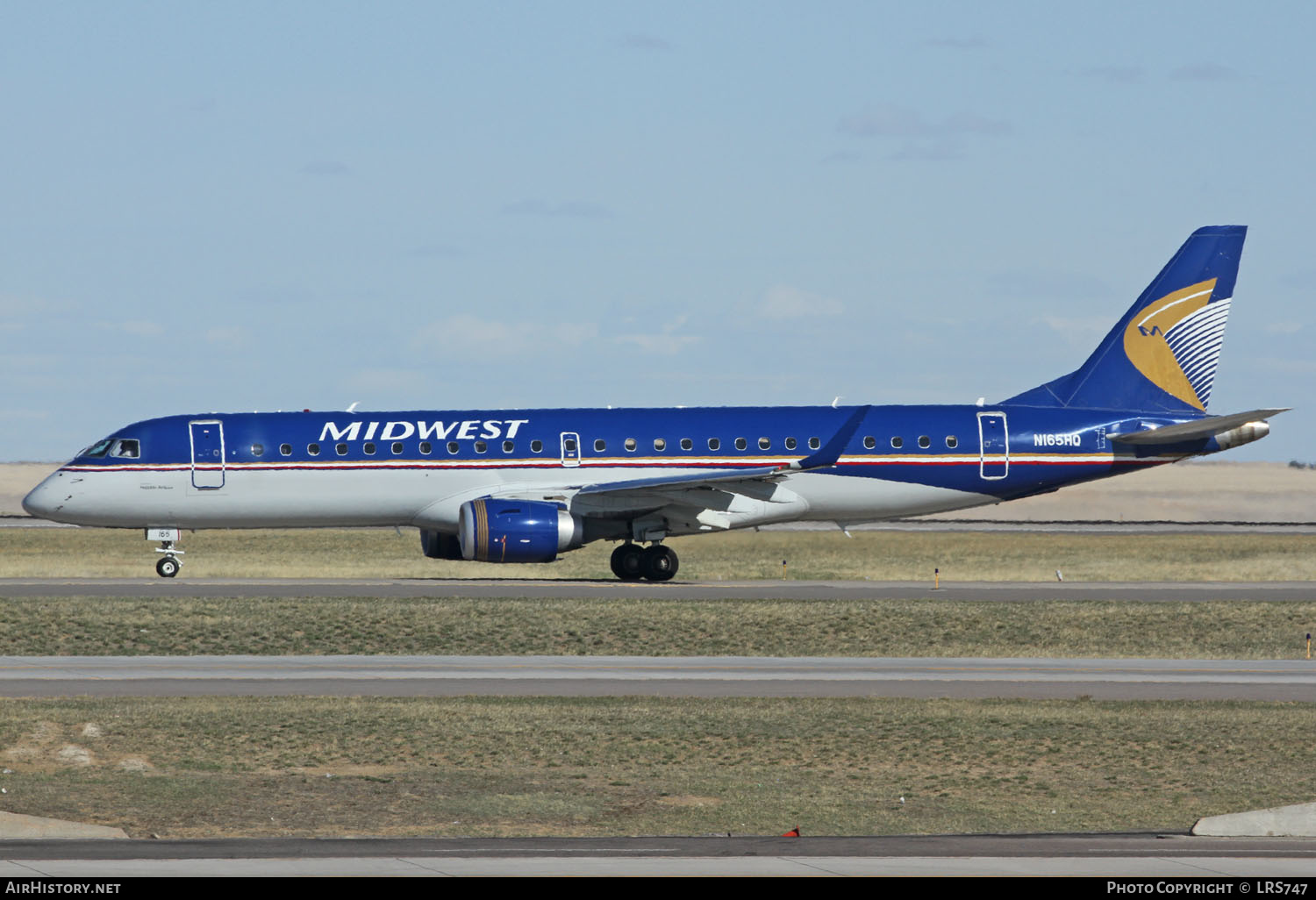 Aircraft Photo of N165HQ | Embraer 190AR (ERJ-190-100IGW) | Midwest Airlines | AirHistory.net #407849