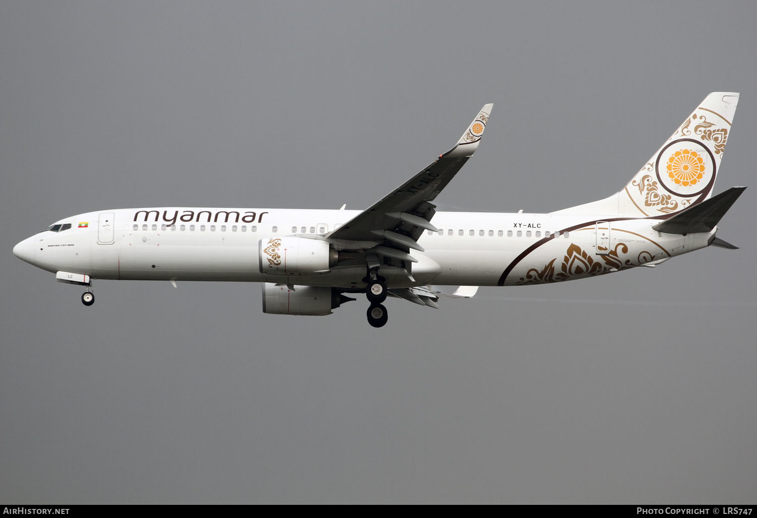 Aircraft Photo of XY-ALC | Boeing 737-86N | Myanmar National Airlines | AirHistory.net #407862