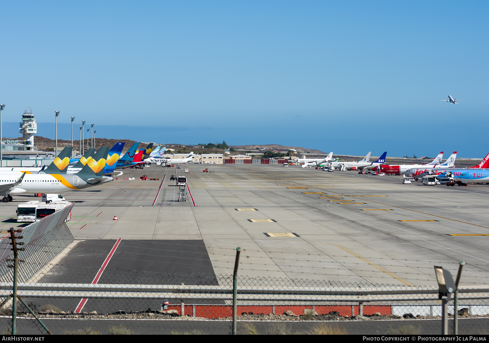 Airport photo of Tenerife Sur - Reina Sofia (GCTS / TFS) in Canary Islands, Spain | AirHistory.net #407905