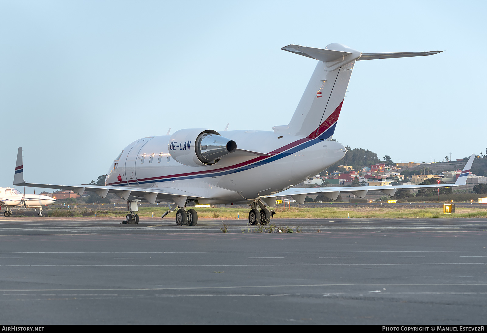 Aircraft Photo of OE-LAN | Bombardier Challenger 650 (CL-600-2B16) | AirHistory.net #408089