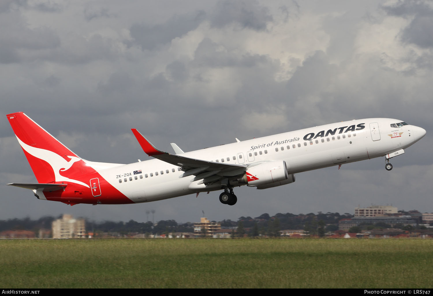 Aircraft Photo of ZK-ZQA | Boeing 737-838 | Qantas | AirHistory.net #408171