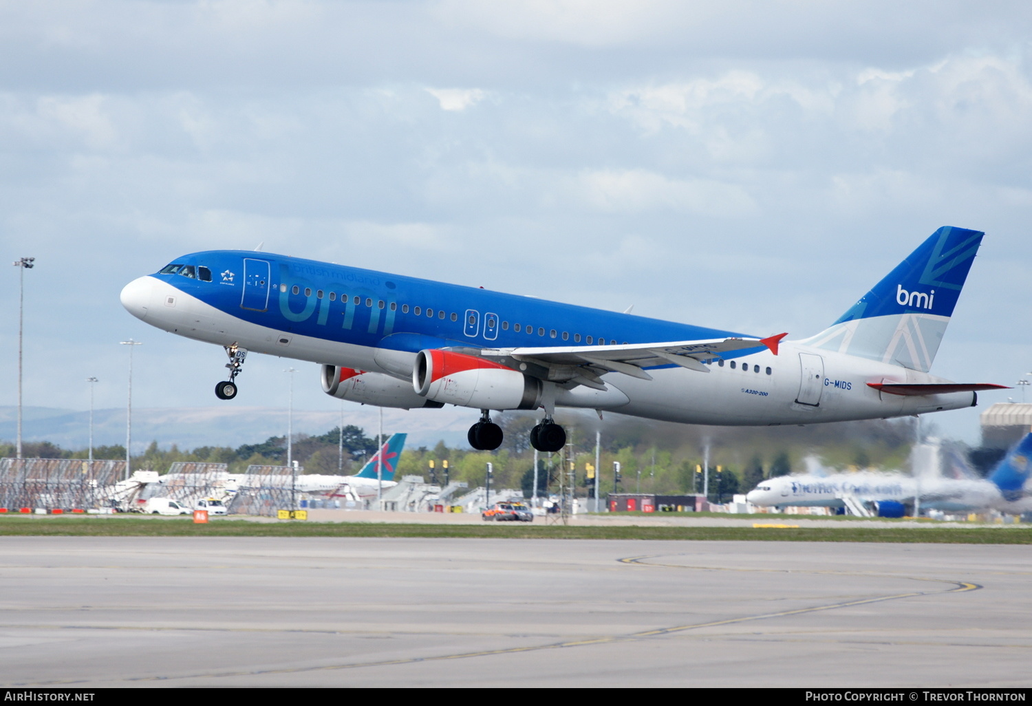 Aircraft Photo of G-MIDS | Airbus A320-232 | BMI - British Midland International | AirHistory.net #408250