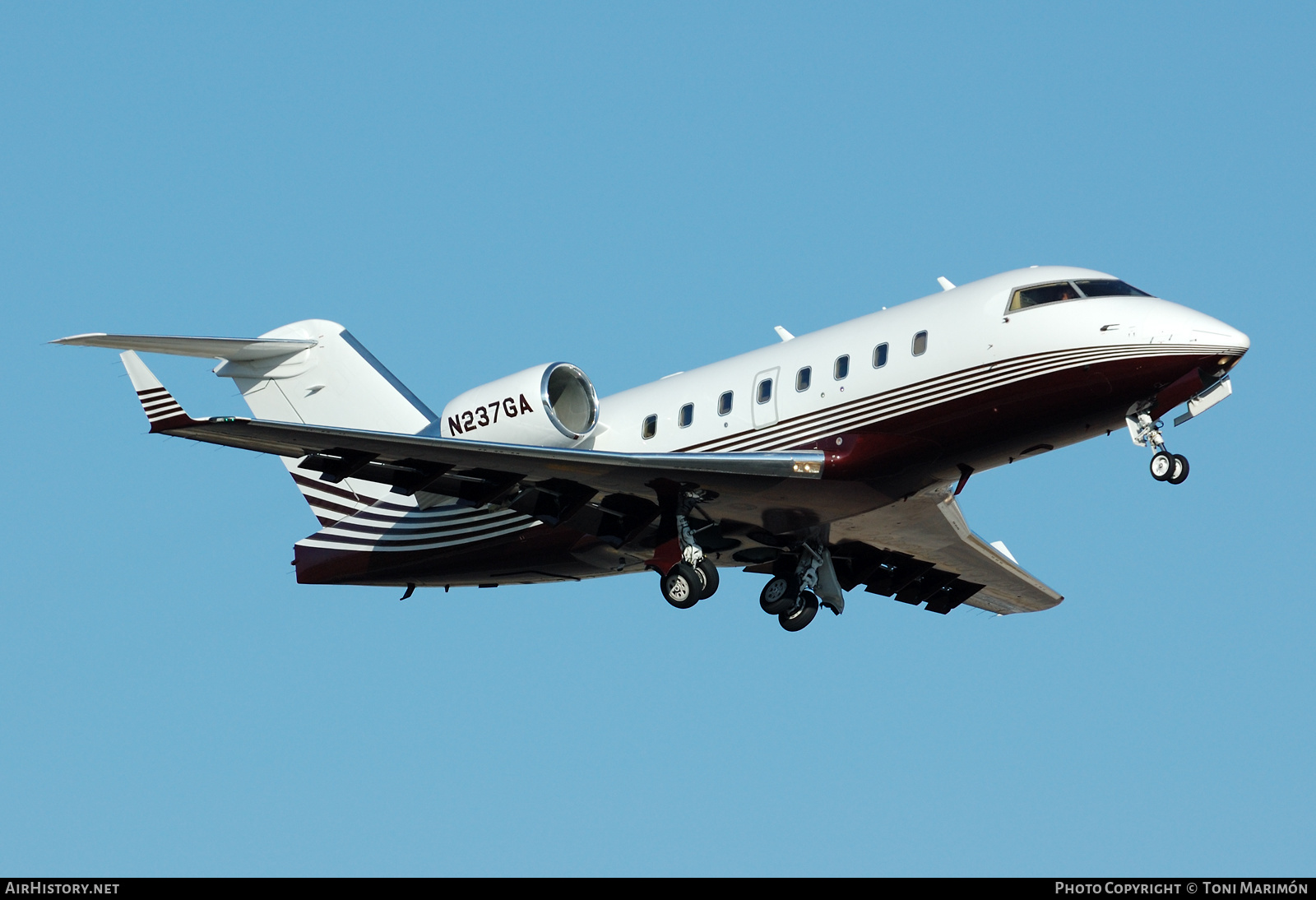 Aircraft Photo of N237GA | Bombardier Challenger 604 (CL-600-2B16) | AirHistory.net #408279