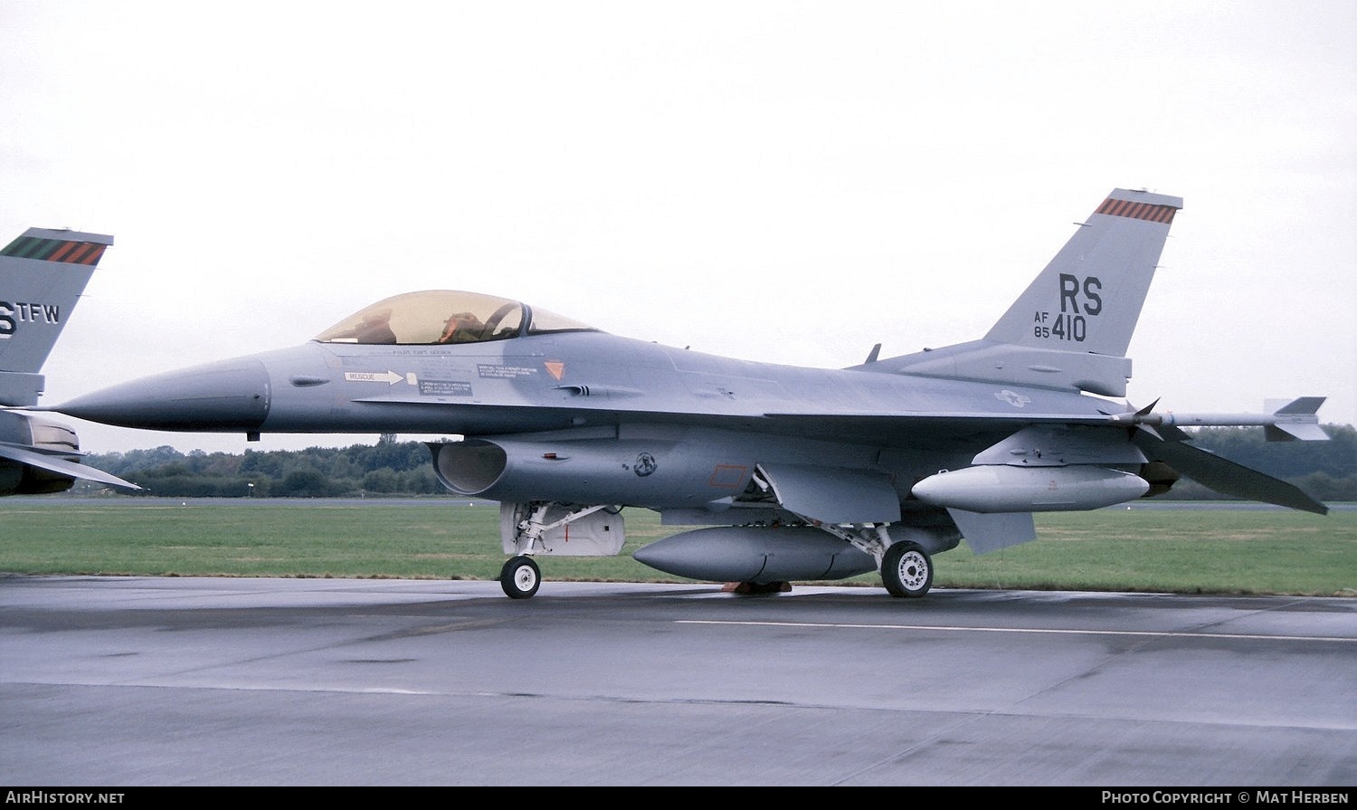 Aircraft Photo of 85-1410 / AF85-410 | General Dynamics F-16C Fighting Falcon | USA - Air Force | AirHistory.net #408286