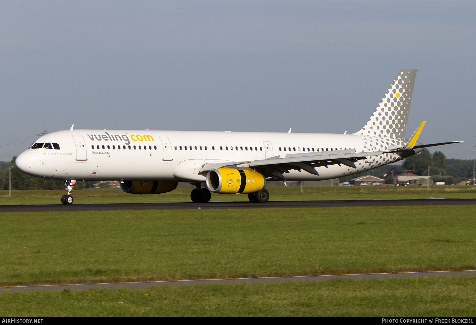 Aircraft Photo of EC-MHB | Airbus A321-231 | Vueling Airlines | AirHistory.net #408317
