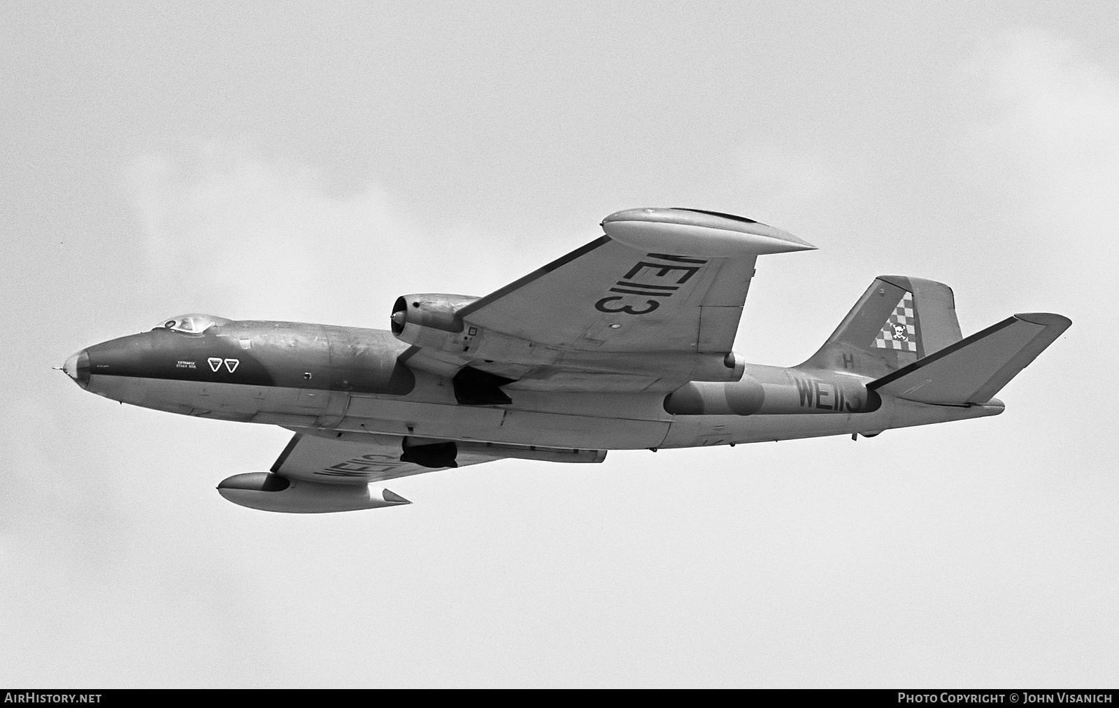 Aircraft Photo of WE113 | English Electric Canberra B2 | UK - Air Force | AirHistory.net #408404