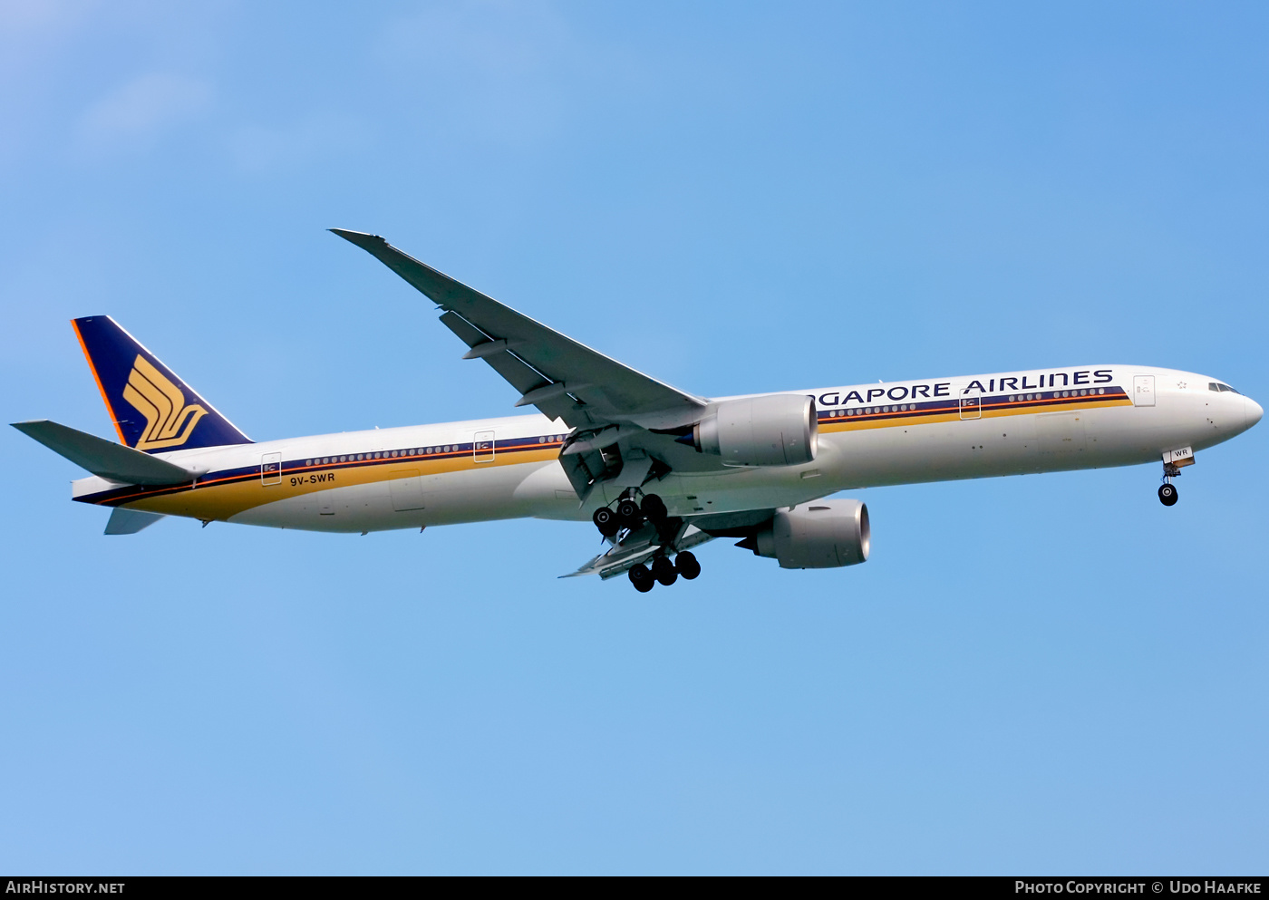 Aircraft Photo of 9V-SWR | Boeing 777-312/ER | Singapore Airlines | AirHistory.net #408419