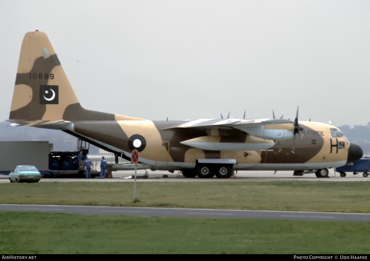 Aircraft Photo of 10689 | Lockheed C-130E Hercules (L-382) | Pakistan - Air Force | AirHistory.net #408429