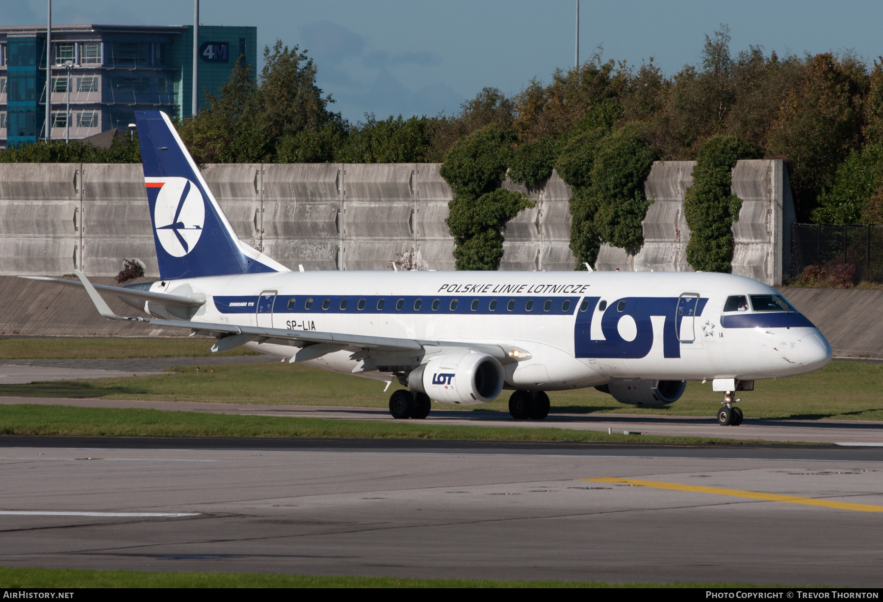 Aircraft Photo of SP-LIA | Embraer 175LR (ERJ-170-200LR) | LOT Polish Airlines - Polskie Linie Lotnicze | AirHistory.net #408501