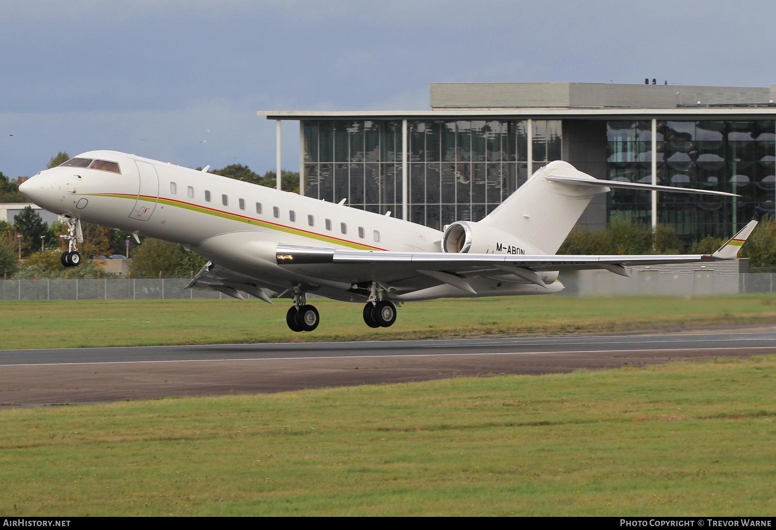 Aircraft Photo of M-ABON | Bombardier Global 6000 (BD-700-1A10) | AirHistory.net #408567