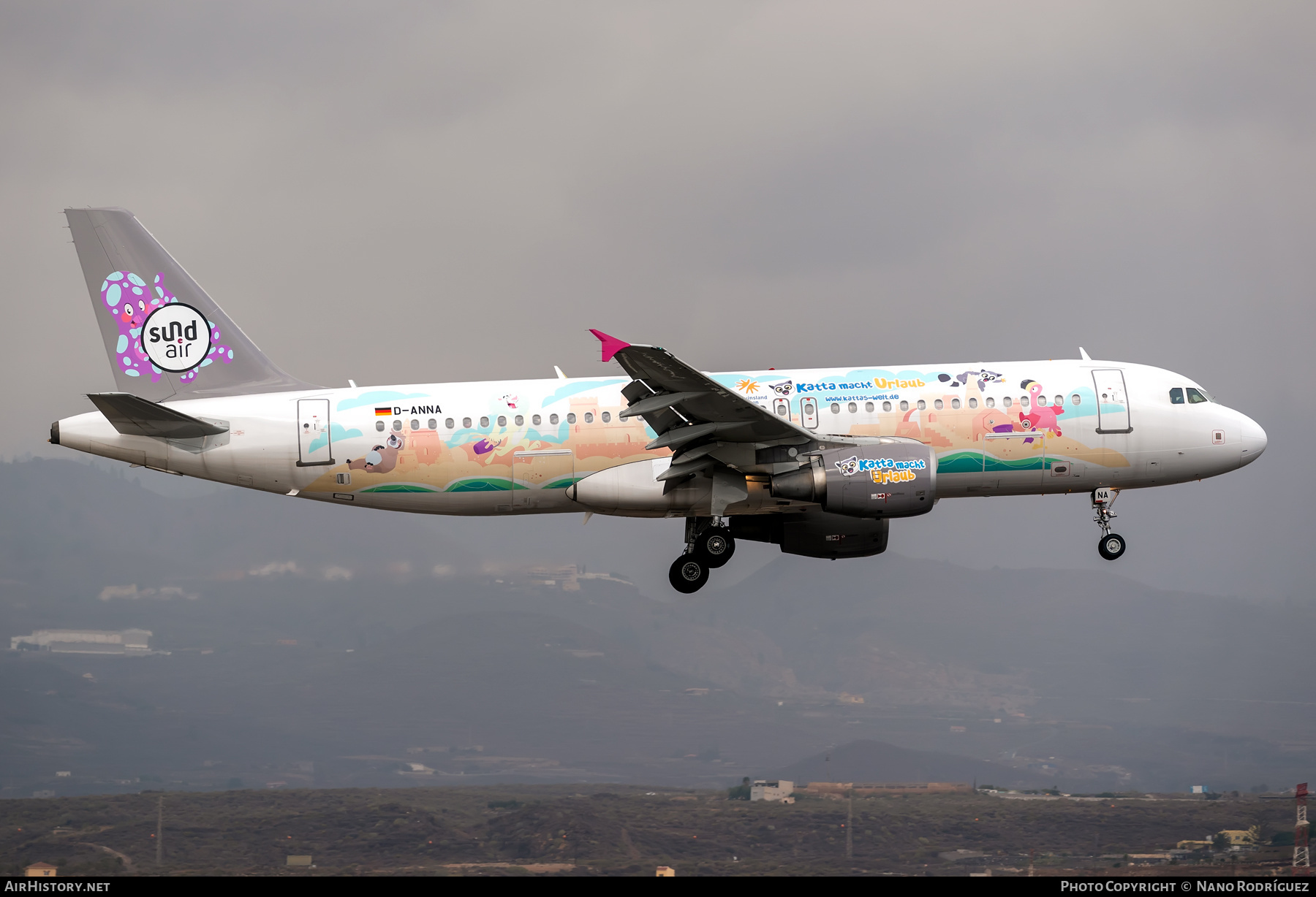 Aircraft Photo of D-ANNA | Airbus A320-214 | Sundair | AirHistory.net #408600